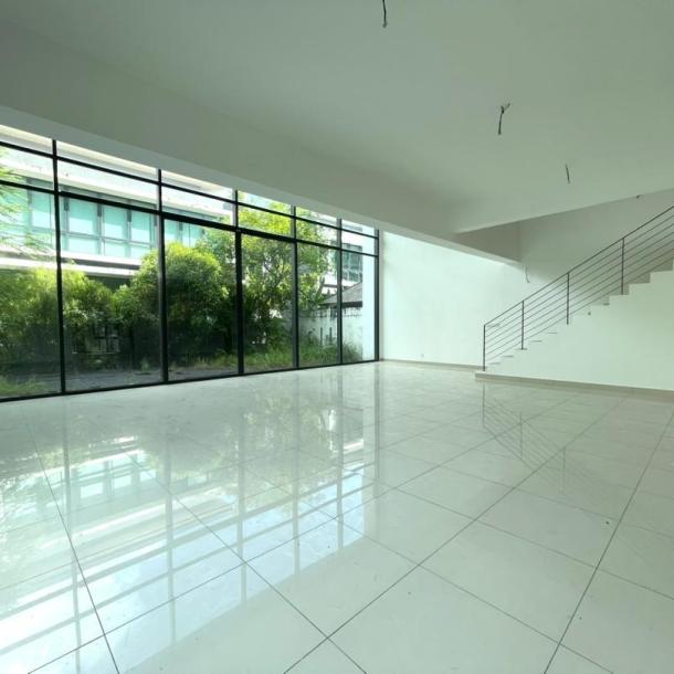 3 Storey Bungalow Corner lot Perdana Heights, Seksyen U10, Shah Alam for sale-4
