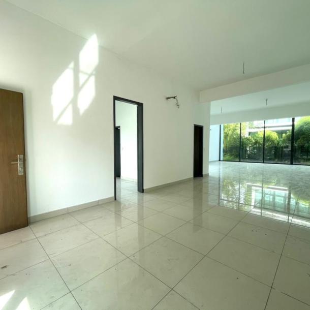 3 Storey Bungalow Corner lot Perdana Heights, Seksyen U10, Shah Alam for sale-3
