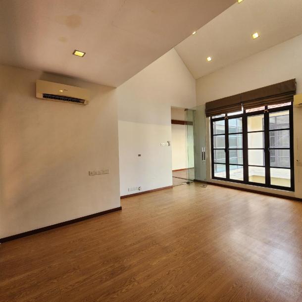 Facing Open 2 Storey Bungalow House Jalan Bidai, Bukit Jelutong (BELOW MARKET)-11