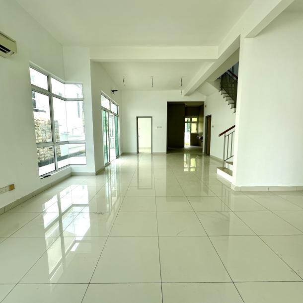 Greenhill Residence, Seksyen U10, Shah Alam Double Storey Semi-D House For Sale Below Market-7