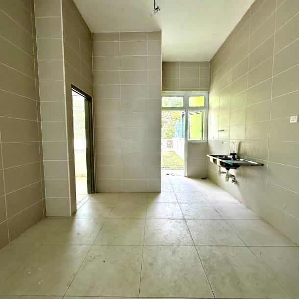 Greenhill Residence, Seksyen U10, Shah Alam Double Storey Semi-D House For Sale Below Market-12