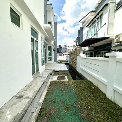 Greenhill Residence, Seksyen U10, Shah Alam Double Storey Semi-D House For Sale Below Market-4