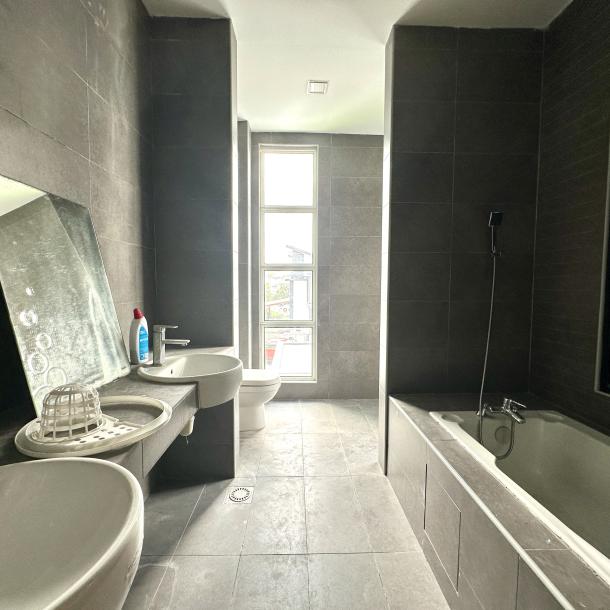 Greenhill Residence, Seksyen U10, Shah Alam Double Storey Semi-D House For Sale Below Market-18