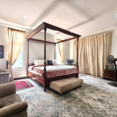 Ukay Perdana, Ampang 2.5 Storey Semi-D House TERMURAH, RENOVATED