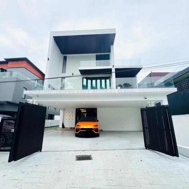 3 Storey Modern Design Bungalow with Swimming pool Country Heights, Kajang-1