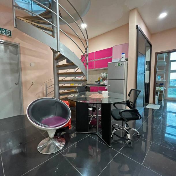 Laman Seri Business Park, Seksyen 13, Shah Alam Five Storey Office Space For Sale End Lot-5
