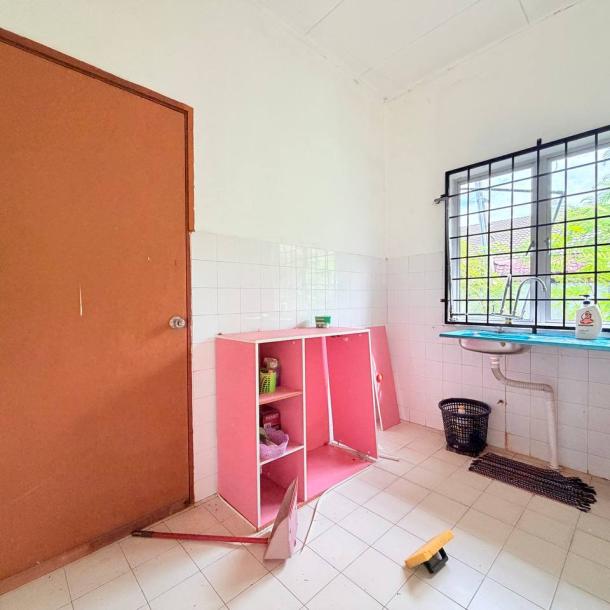 Corner lot Single Storey Terrace House Taman Widuri, Bukit Beruntung-11