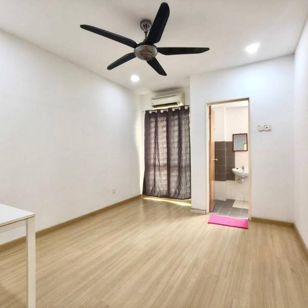 Seri Pristana (SP6), Saujana Utama Double Storey Terrace House For Sale Renovated-19