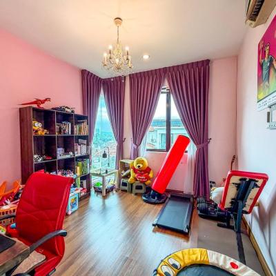 3 Storey Bungalow House Putra Residence, Bukit Rahman Putra Huge Land area