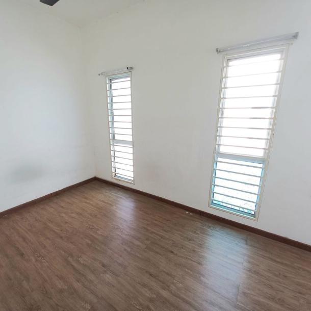 Double Storey Terrace House END LOT Taman Putra, Bukit Rahman Putra-18