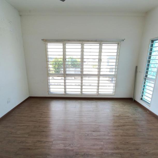 Double Storey Terrace House END LOT Taman Putra, Bukit Rahman Putra-14