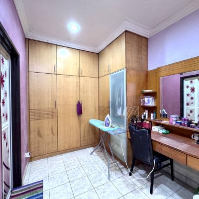 Bukit Jelutong, Jalan Adang Double Storey Terrace (24x80) for sale below market